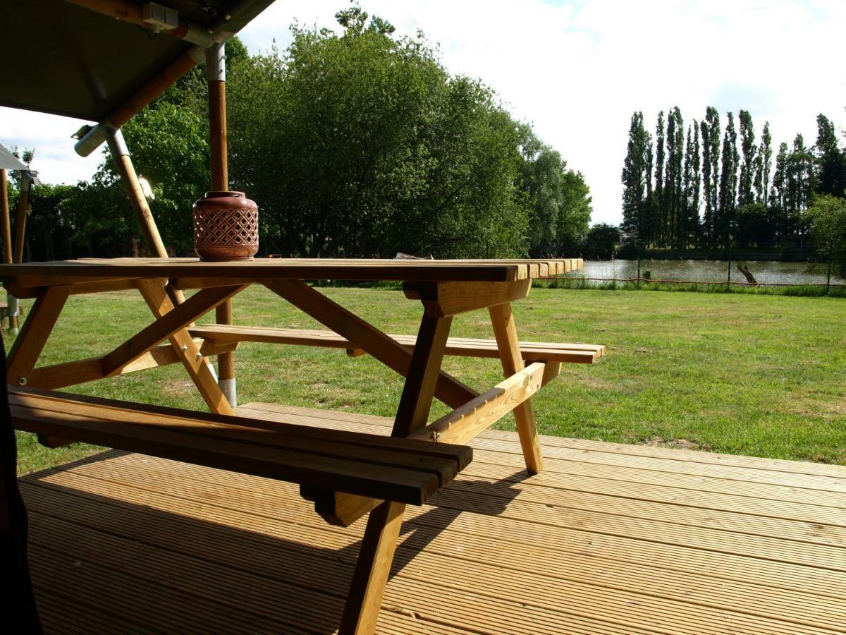 Rosy Garden Hotel Lichtervelde Bagian luar foto