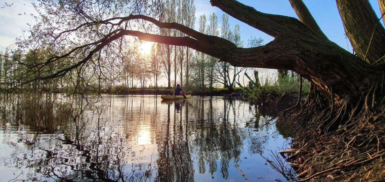 Rosy Garden Hotel Lichtervelde Bagian luar foto