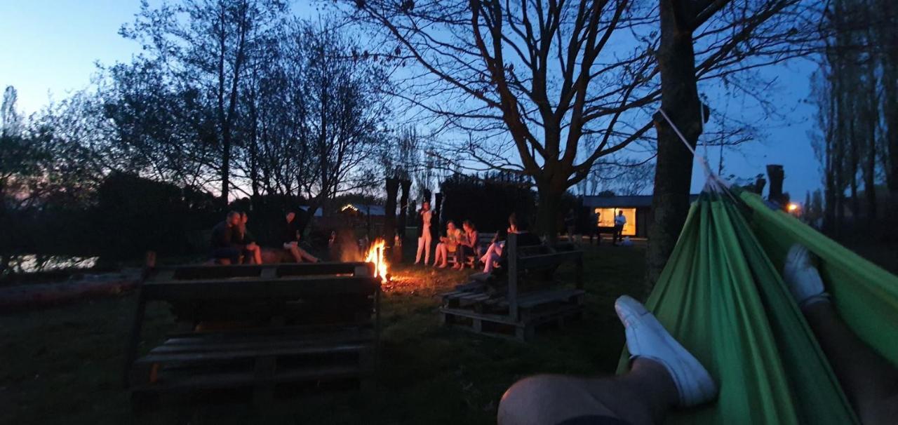 Rosy Garden Hotel Lichtervelde Bagian luar foto